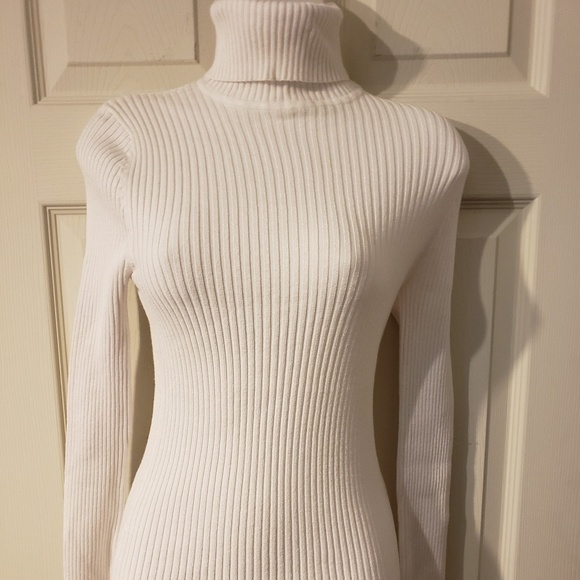 mandee Tops - Turtle neck Mandee